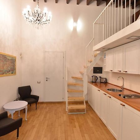 Izzhome City Center Cozy กาญารี ภายนอก รูปภาพ